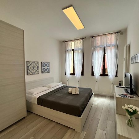 Appartamento Ai Portici Di Via Savonarola Padua Exterior foto
